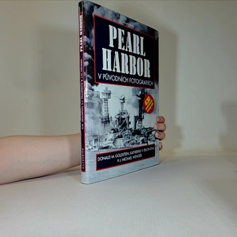 Pearl Harbor: V původních fotografiích