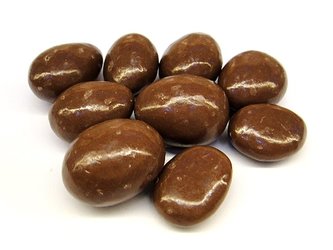 Mandle v mléčné čokoládě, balení 1 kg