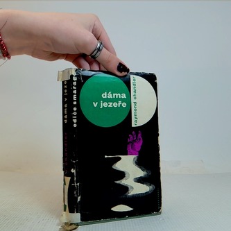 Dáma v jezeře
