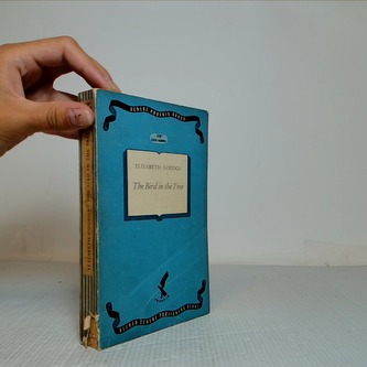 The bird in the tree