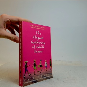 The Elegant Gathering of white snows