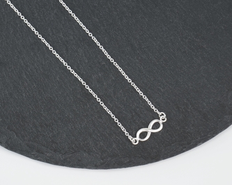 Stříbrný náhrdelník Nekonečno