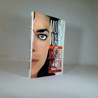 Moonwalk by Michael Jackson (vlastní životopis)