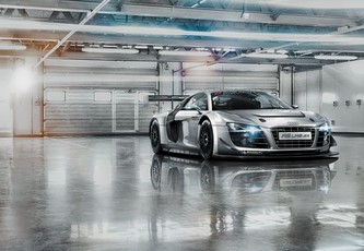 Komar papírová fototapeta 8-957 Audi R8 Le Mans, 368 x 254 cm