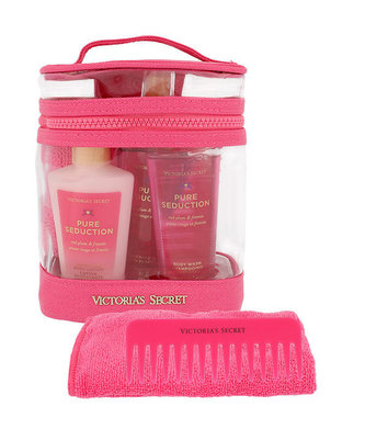 Victoria´s Secret Pure Seduction vyživující tělový spray 60 ml + tělové mléko 60 ml + sprchový gel 60 ml + hřeben + ručník + kosmetická taška