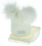 BABY NELLYS Zimní čepička s komínkem - chlupáčkové bambulky - bílá; 80-92 (12-24m)