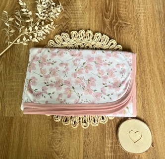 Dětská oboustranná bavlněná deka, Mamatti 80 x 90 cm, Květy višní, smetanovo/pudrová