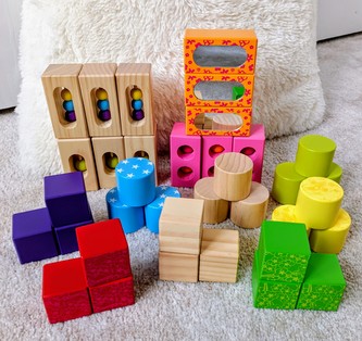 WOODYLAND Pohádkový zámek dřevěné kostky 36 kusů