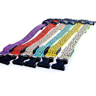 LED Obojek pro psa vzor Leopard /Červená M LED Obojek pro psa vzor Leopard /Červená M