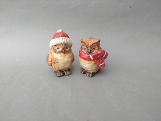 Sova s šálou a čepicí malá