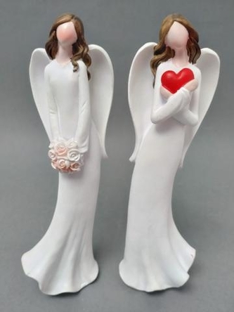 Anděl se srdcem a květinou