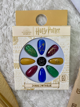 Umělé nehty, Harry Potter