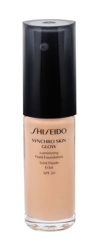 Shiseido Tekutý rozjasňující make-up Synchro Skin Glow SPF 20 (Luminizing Fluid Foundation) 30 ml Tekutý rozjasňující make-up Synchro Skin Glow SPF 20 (Luminizing Fluid Foundation) 30 ml - Odstín Neutral 3 woman