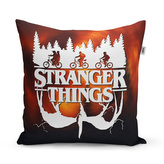 Polštář Stranger Things Glow: 60x60 cm