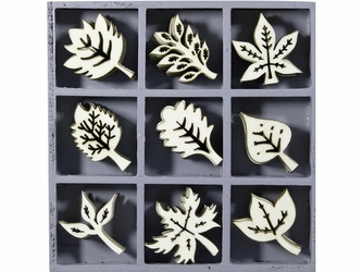 Dřevěné ozdoby v boxu 45ks - listy - 9 motivů po 5 ks, rozměr motivu: 3x3cm.