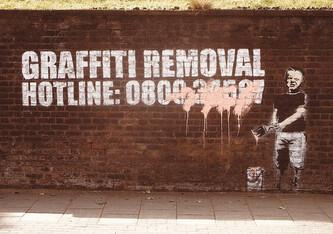 Plakát, Obraz - Banksy Street Art - Graffity Removal Hotline, 59 × 42 cm