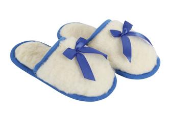 Australské meríno pantofle 520g/m2 - bílý beránek/modrá stuha - velikost 39-40