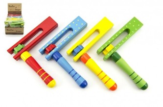 Řehtačka dřevo 12cm 4 barvy od 12 měsíců, 1 ks