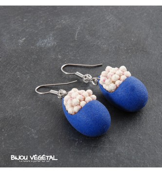 Živé šperky - Náušnice Slza modré s trvalými bílými květy