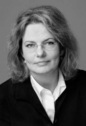 Nach dem Erdbeben. Helden sind die, die bleiben