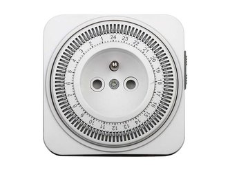 Spínacia zásuvka SOLIGHT DT06 mechanická denná