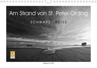 Am Strand von St. Peter-Ording SCHWARZ-WEISS (Wandkalender 2021 DIN A4 quer)