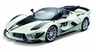 Bburago 1:18 Ferrari TOP FXX-K EVO č.70 (bielo/čierne)