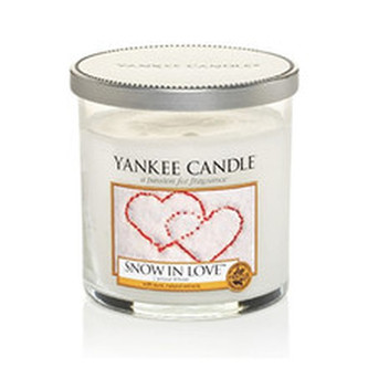 Yankee Candle Aromatická sviečka v sklenenom valci Snow In Love 538 g unisex