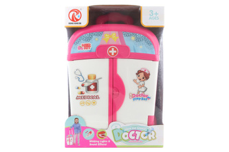 Doktor v cestovním kufru