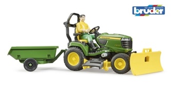 Bruder Záhradný traktor John Deere X949 so záhradníkom